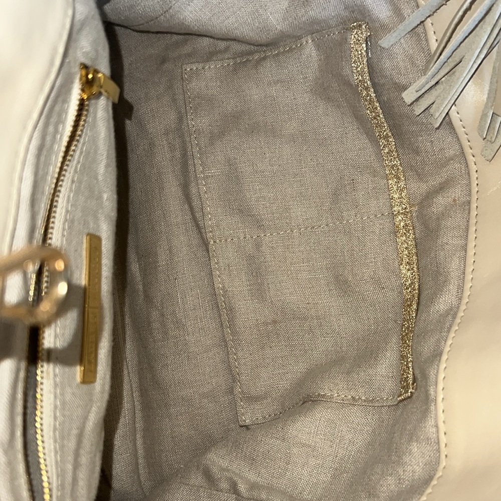 LAUREN MERKIN
Reese Toffee High Gloss Leather
Zipper Trim Tote‎ Made In U… - Picture 13 of 14